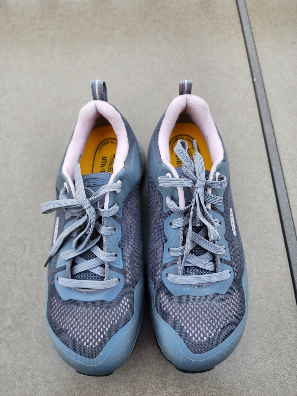 Keen Women's 9.5W Steel-toe Lace-Up Sneakers - Picture 2 of 8